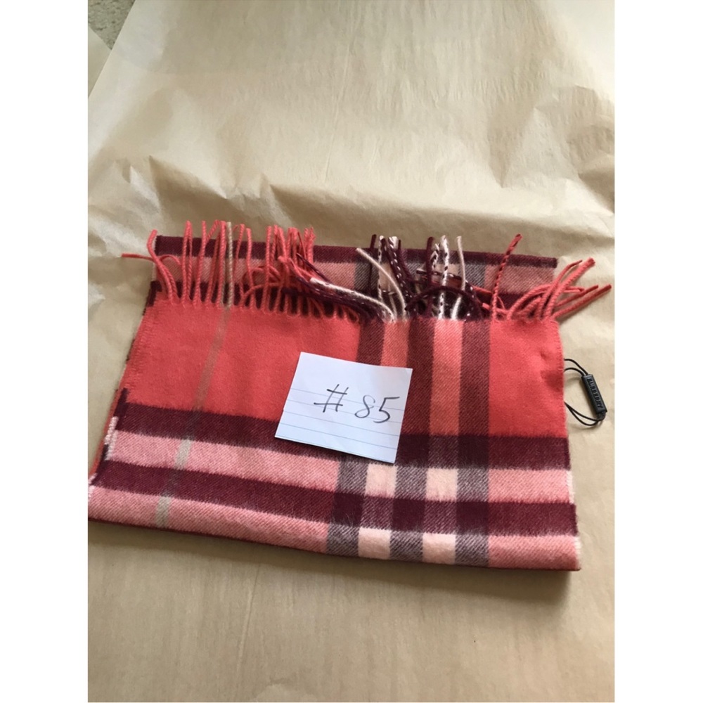 Nwt Burberry cashmere scarf - Picture 11 of 12